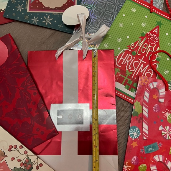 SET OF 11 NEW CHRISTMAS GIFT BAGS - Picture 4 of 7